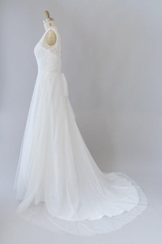 Ruffle V-neck Lace Tulle A-line Wedding Dress