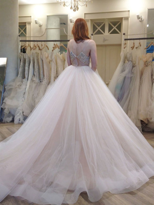 Sexy A-line V-neck Spaghetti Straps Ivory Tulle Ball Gowns Wedding Dress