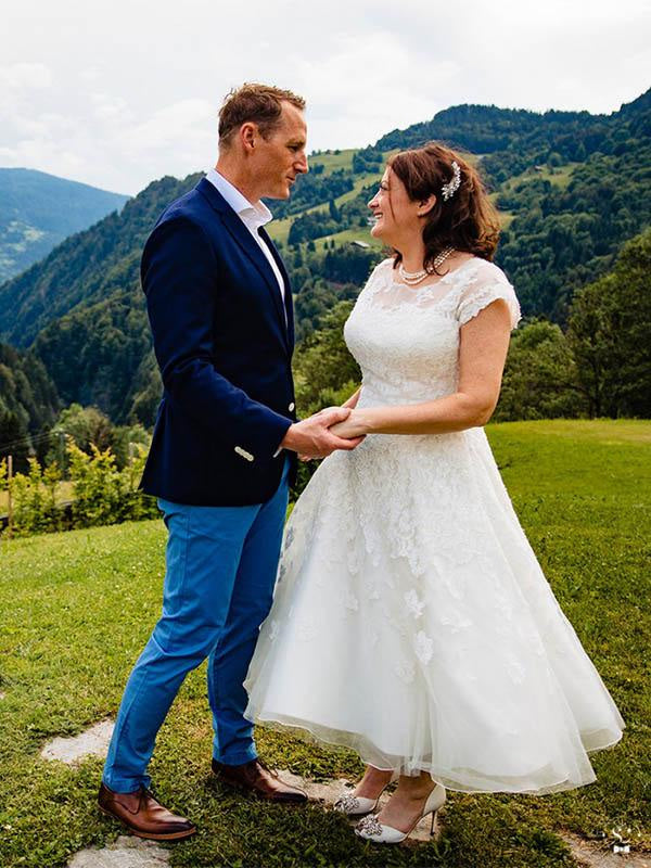 Short Sleeves Lace Covered Button Short Wedding Dresses