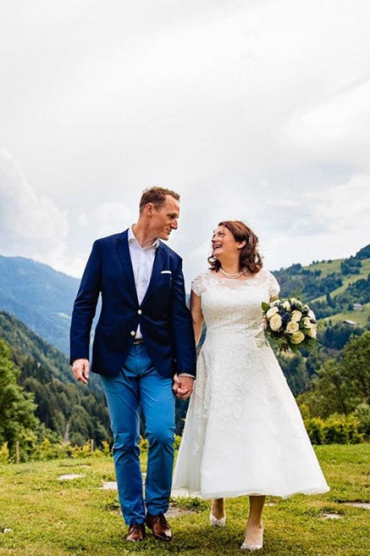Short Sleeves Lace Covered Button Short Wedding Dresses