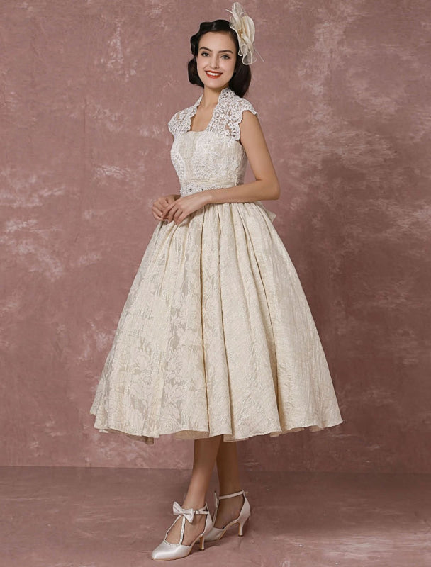Short Wedding Dress Lace Champagne Vintage Bridal Dress Ball Gown Beading Backless Tea-Length Bridal Gown With Sash