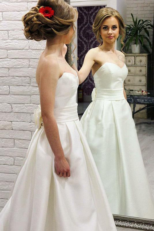 Simple Sweetheart Satin with Bowknot Beach Wedding Dress