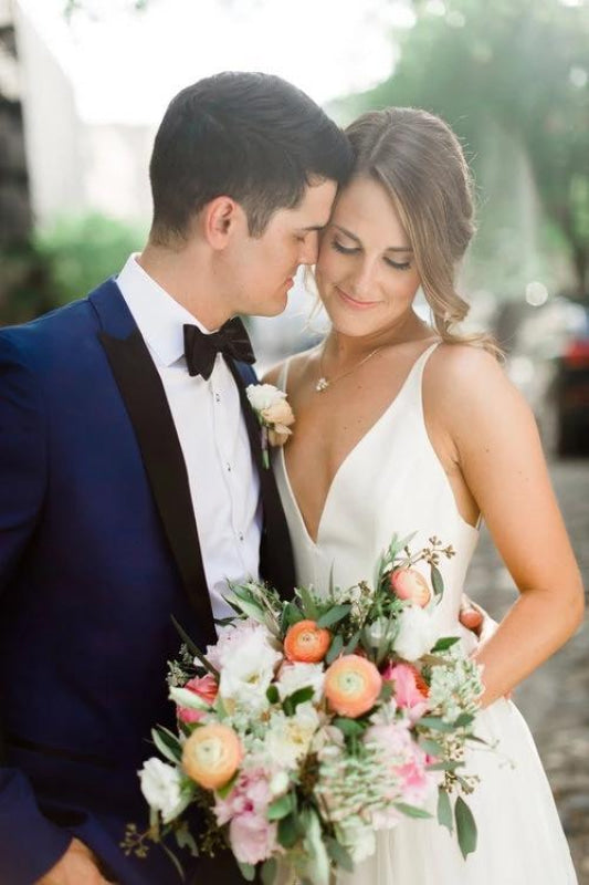 Simple V Neck Sleeveless Ivory Chiffon Beach Wedding Dress