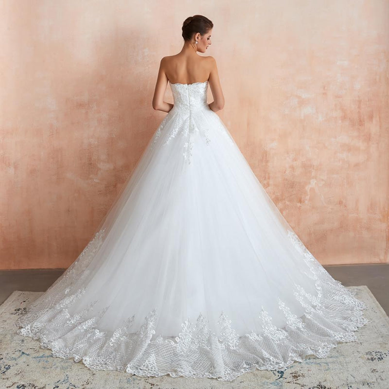 Stylish Strapless Appliques Tulle Wedding Dress