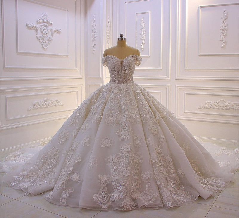 Sweetheart Off-the-Shoulder Backless Wedding Dress with Lace Ruffles and Tulle Appliques