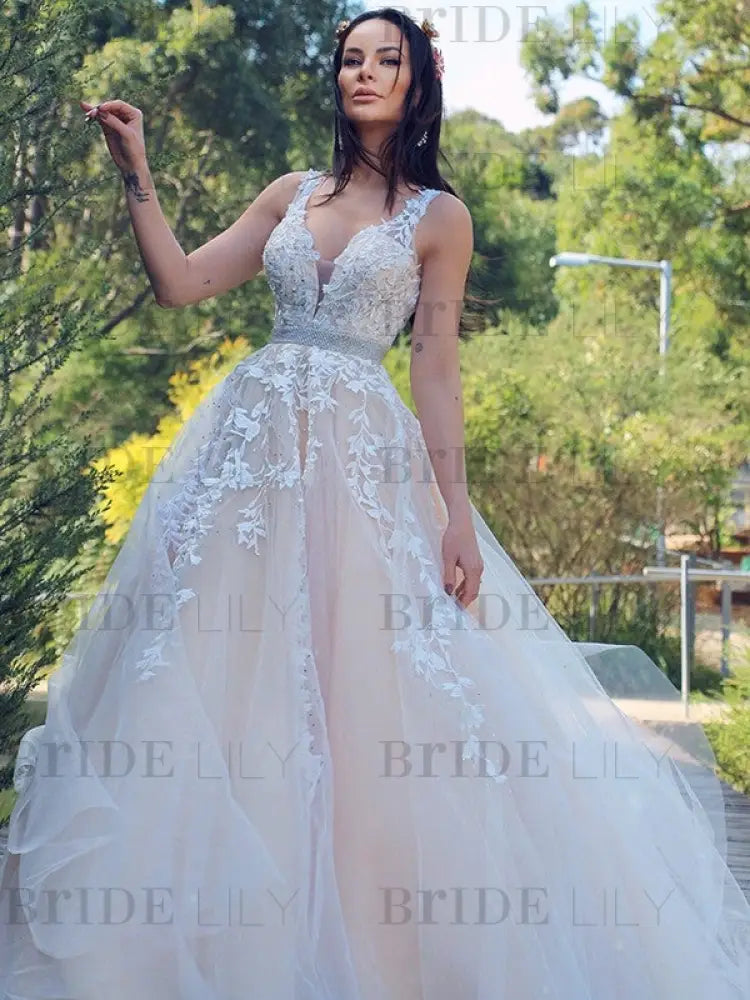 Tulle Applique V-Neck A-Line/Princess Wedding Dress Sleeveless
