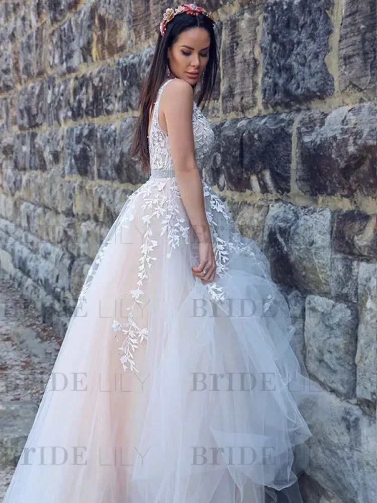 Tulle Applique V-Neck A-Line/Princess Wedding Dress Sleeveless