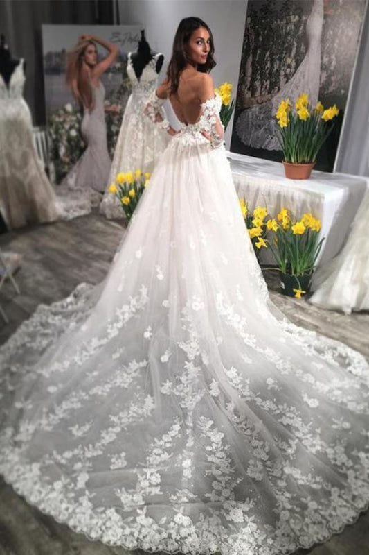 Unique Sweetheart Puffy Lace Appliqued Backless Beach Wedding Dress