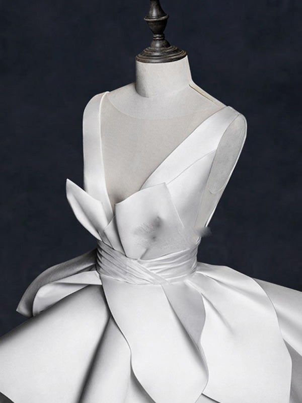 V-Neck Sleeveless Lace-up Ball Gown Wedding Dresses
