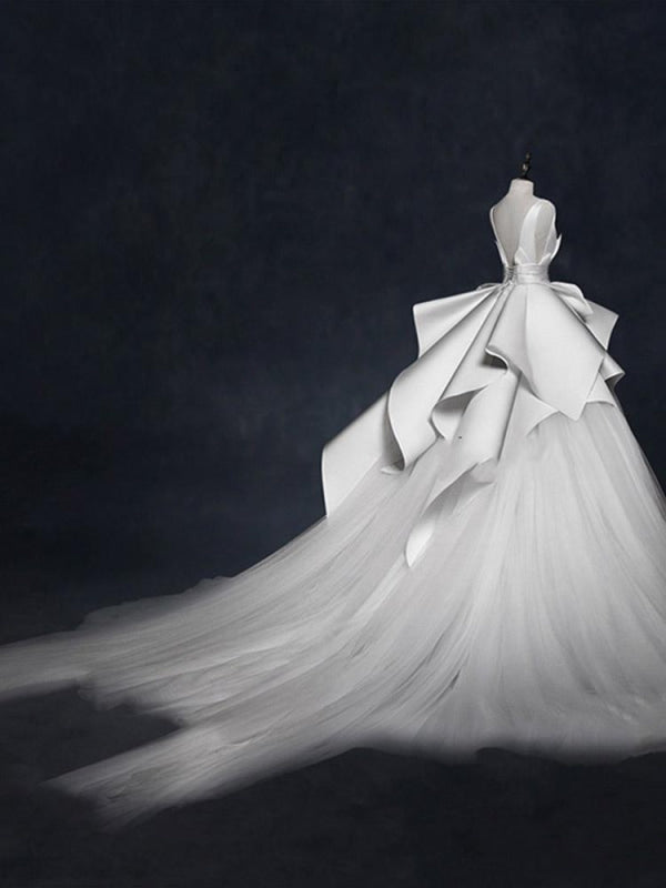 V-Neck Sleeveless Lace-up Ball Gown Wedding Dresses