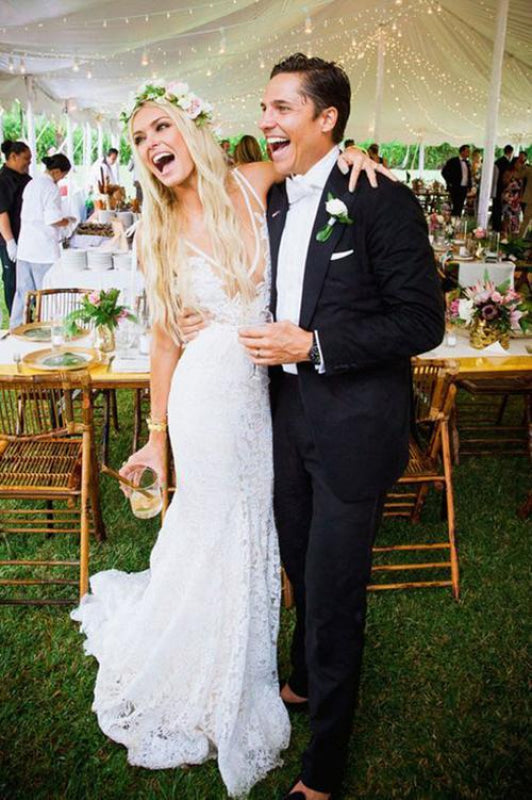 V Neck Sleeveless Mermaid Romantic Lace Gowns Wedding Dress