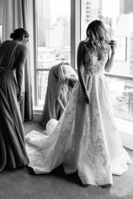 Vintage Appliques Lace Gowns Sleeveless Wedding Dress
