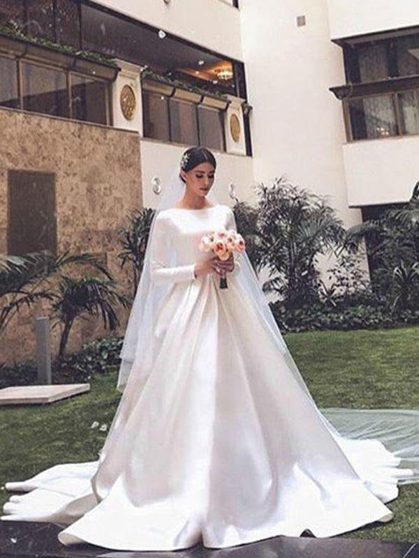 Vintage Wedding Dress Jewel Neck Sleeveless Satin Chapel Train Pleated Dresses For Bride