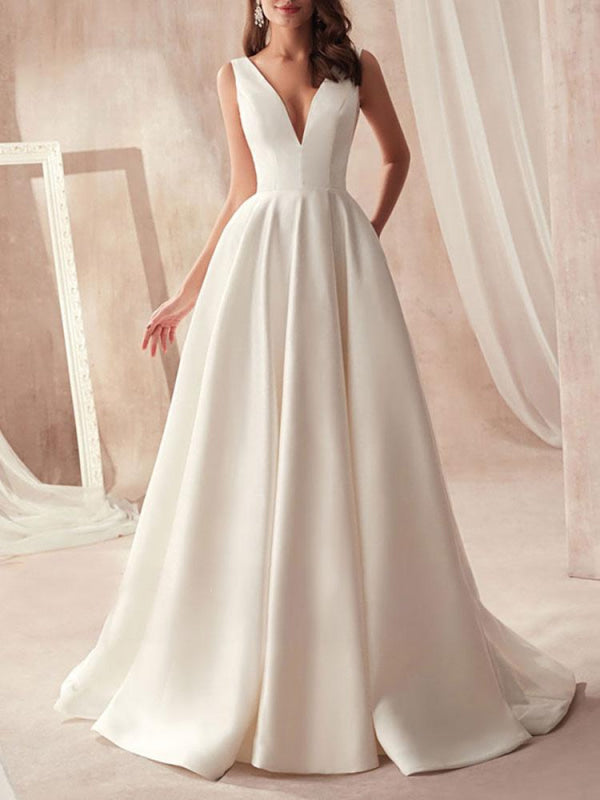 Vintage Wedding Dresses A Line V Neck Sleeveless Floor Length Pleat Bridal Gowns With Train