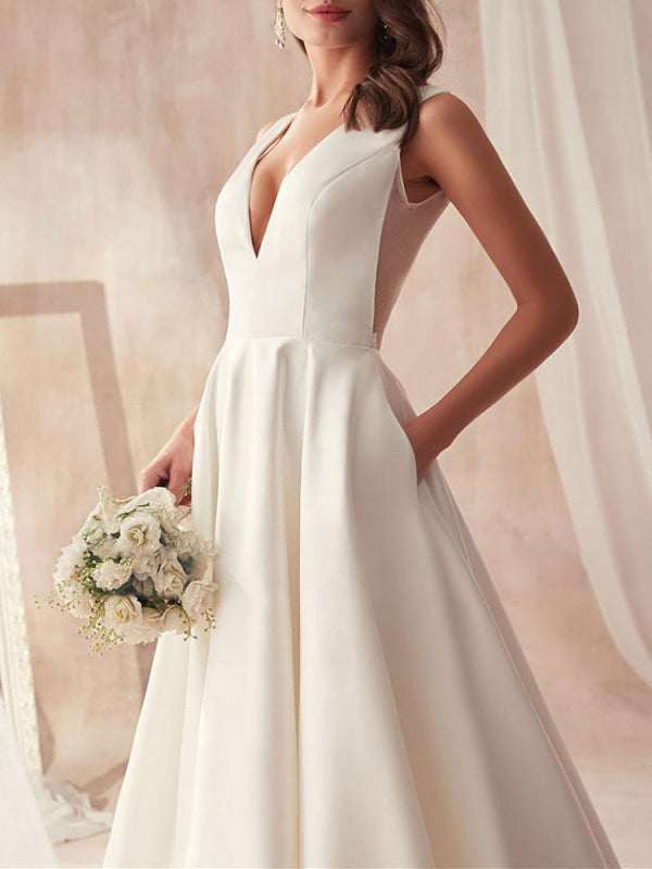 Vintage Wedding Dresses A Line V Neck Sleeveless Floor Length Pleat Bridal Gowns With Train