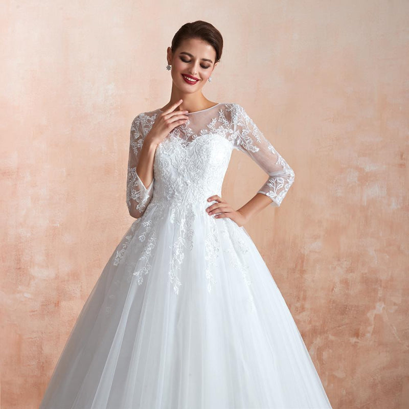 Wonderful Appliques Tulle A-line Wedding Dress
