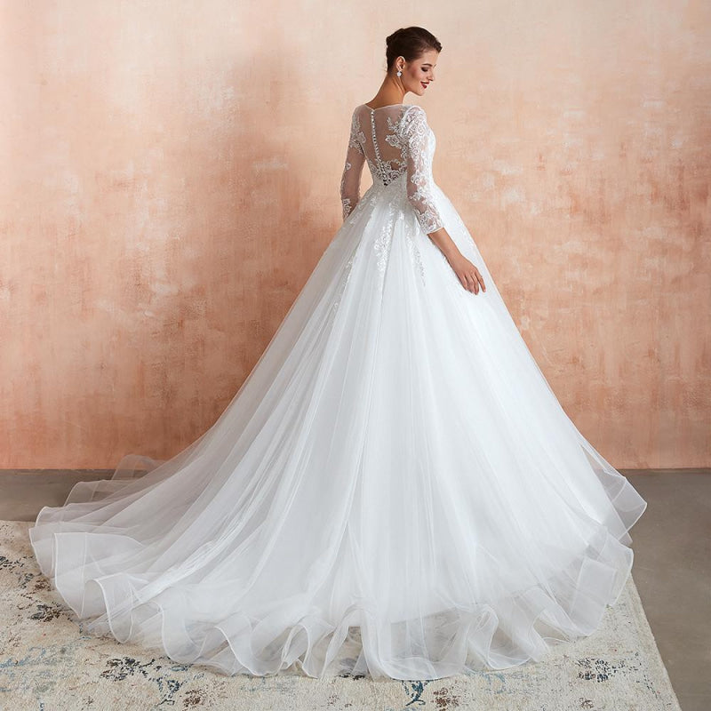 Wonderful Appliques Tulle A-line Wedding Dress